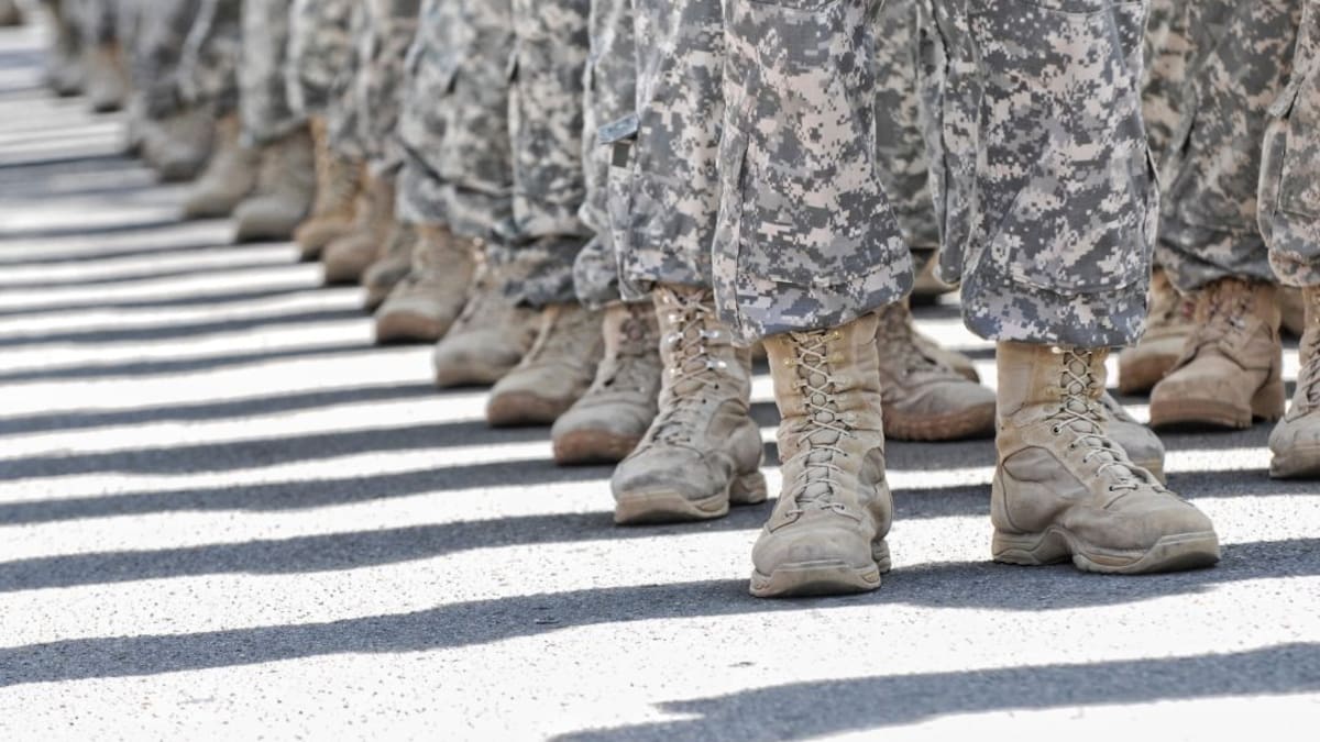 "Nos preocupa que Vox esté consiguiendo, en algunos sectores, erigirse como garante de lo militar"