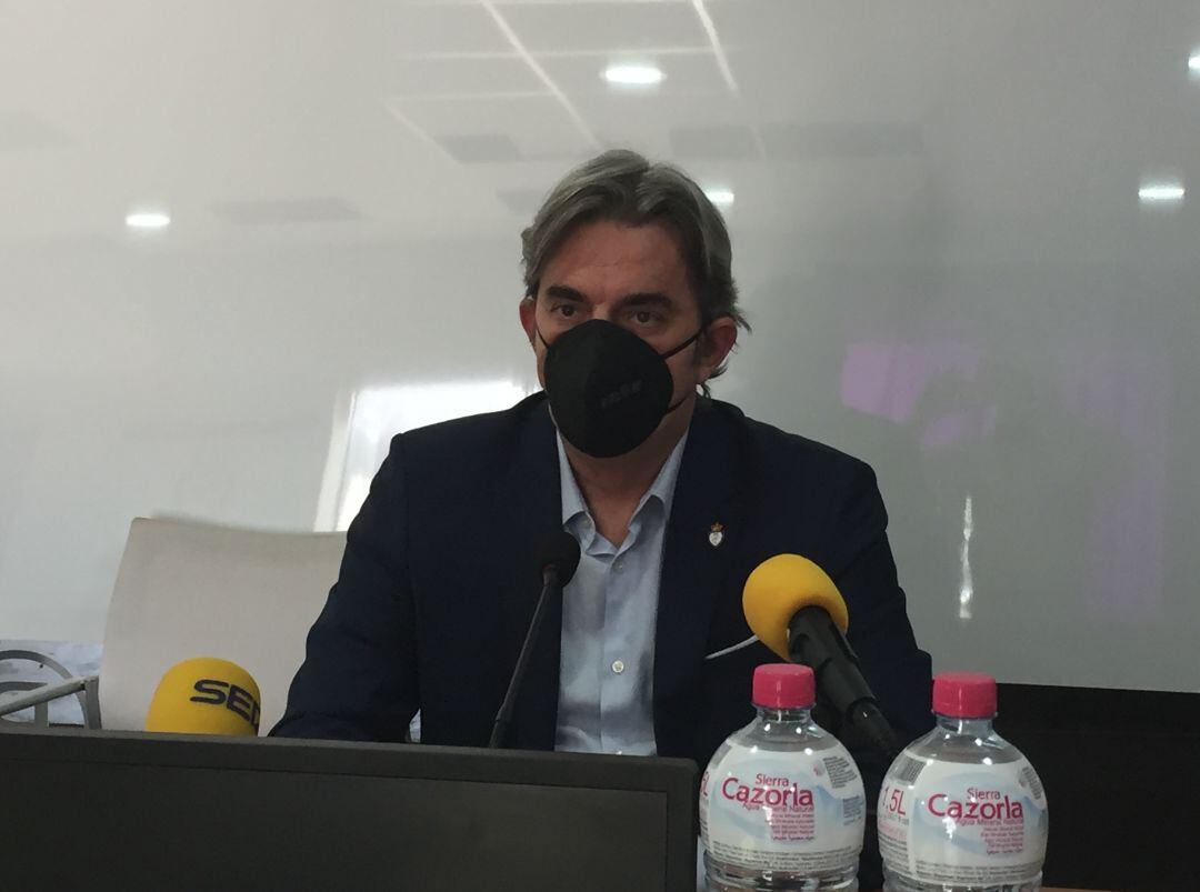 El presidente del Real Jaén, Andrés Rodríguez, durante la rueda de prensa.