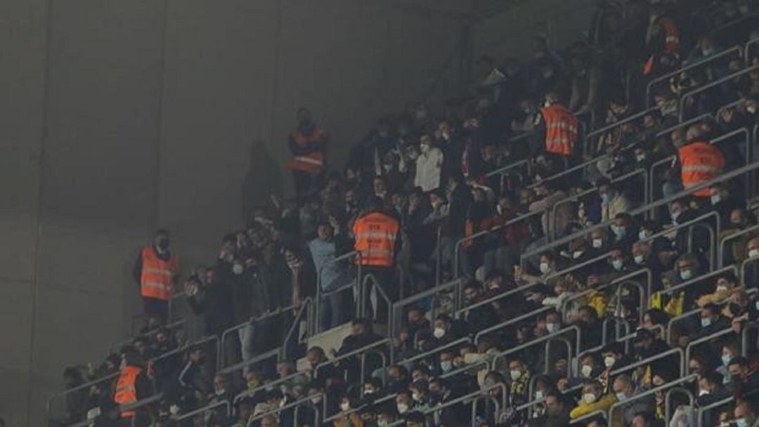 La afición del Sevilla estuvo en el Nuevo Mirandilla