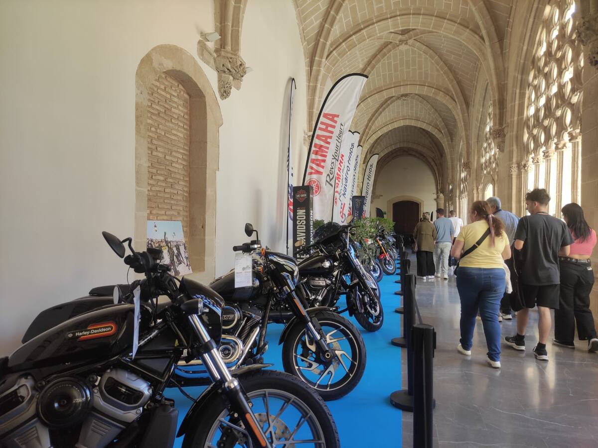 La exposición de motos de Los Claustros dentro de las actividades del Gran Premio en Jerez