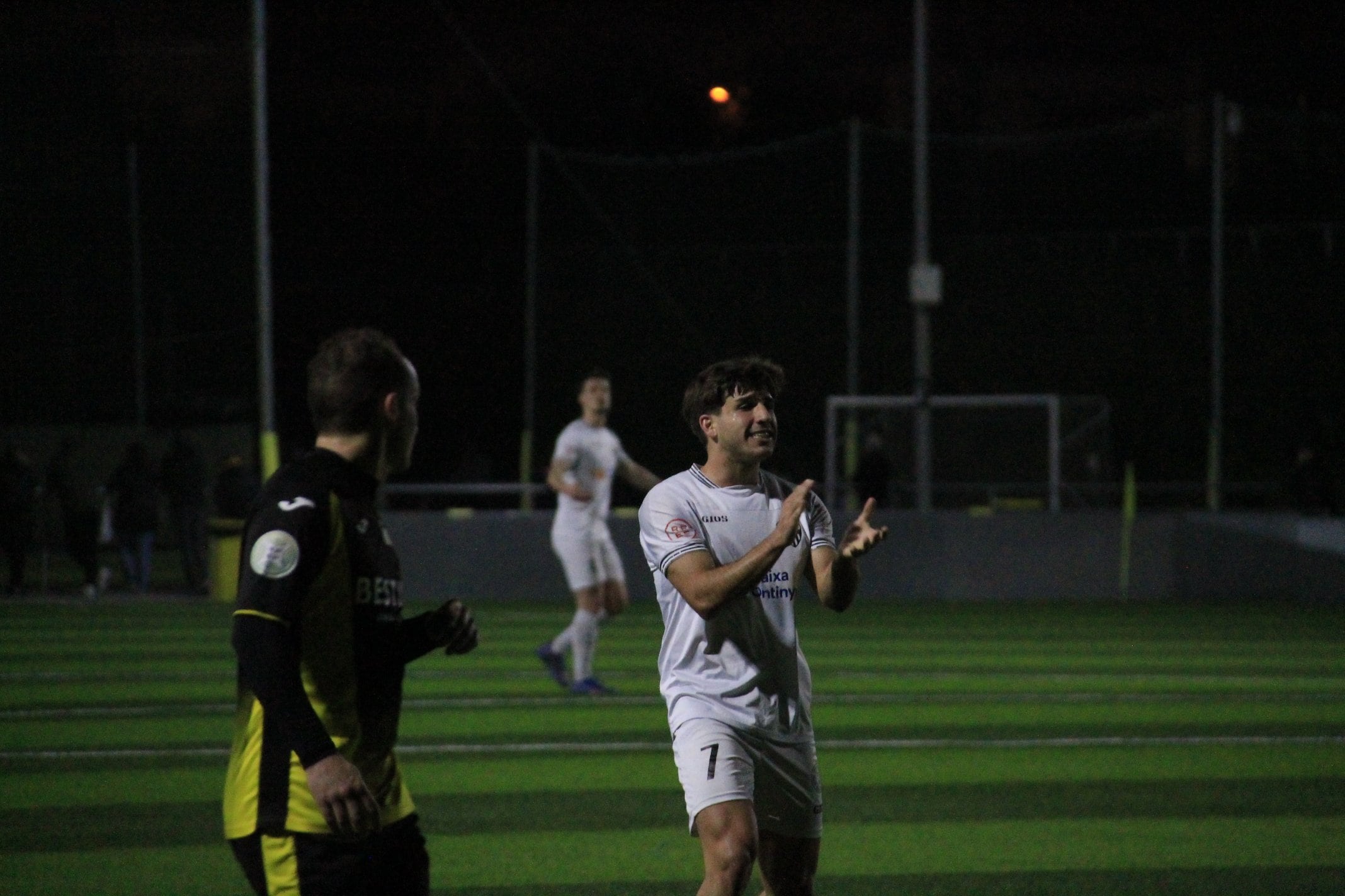El Ontinyent 1931 asalta el campo del Roda y se consolida en la zona alta
