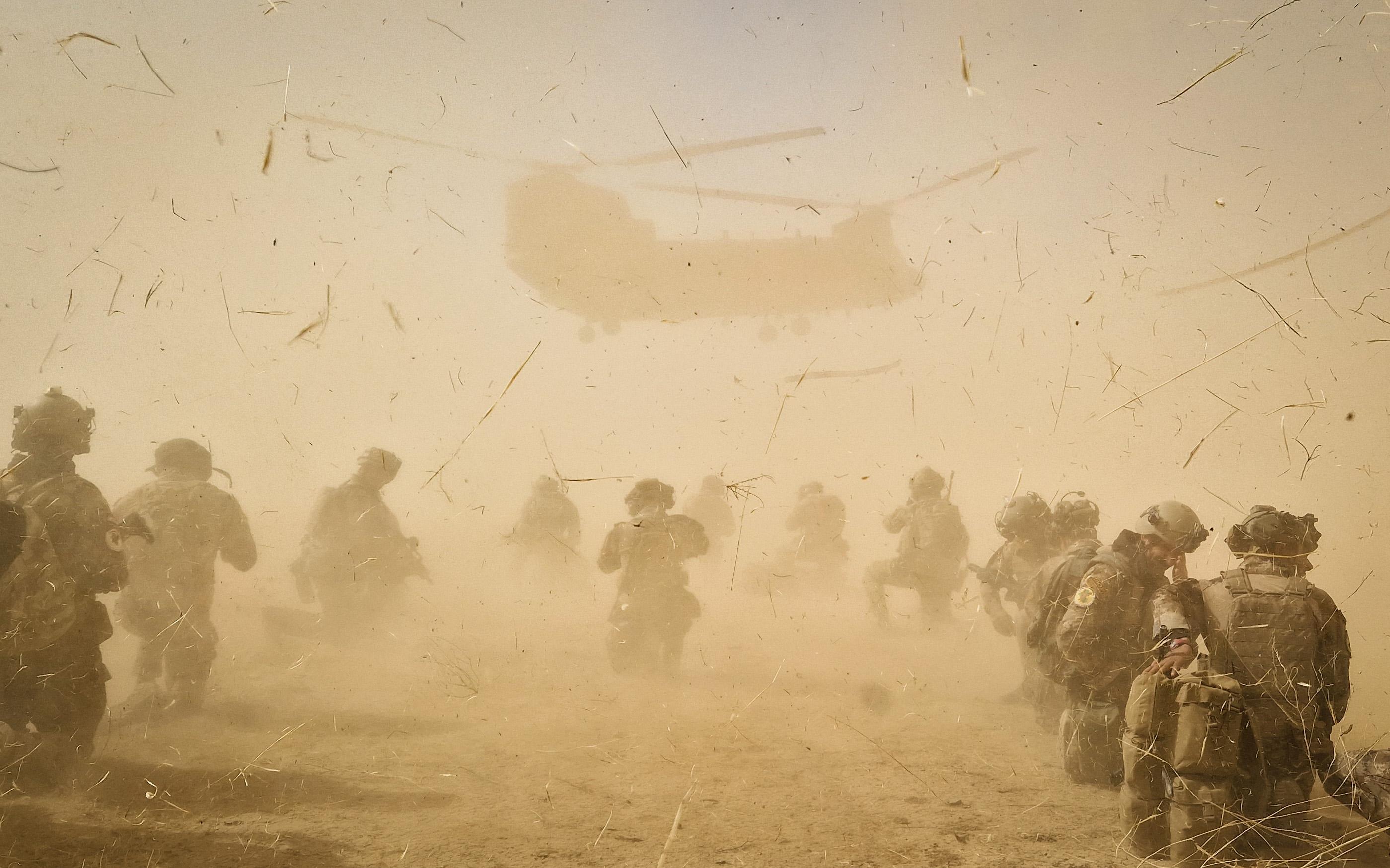 Maniobras con helicópteros españoles de la unidad 'Task Force Toro' en Irak