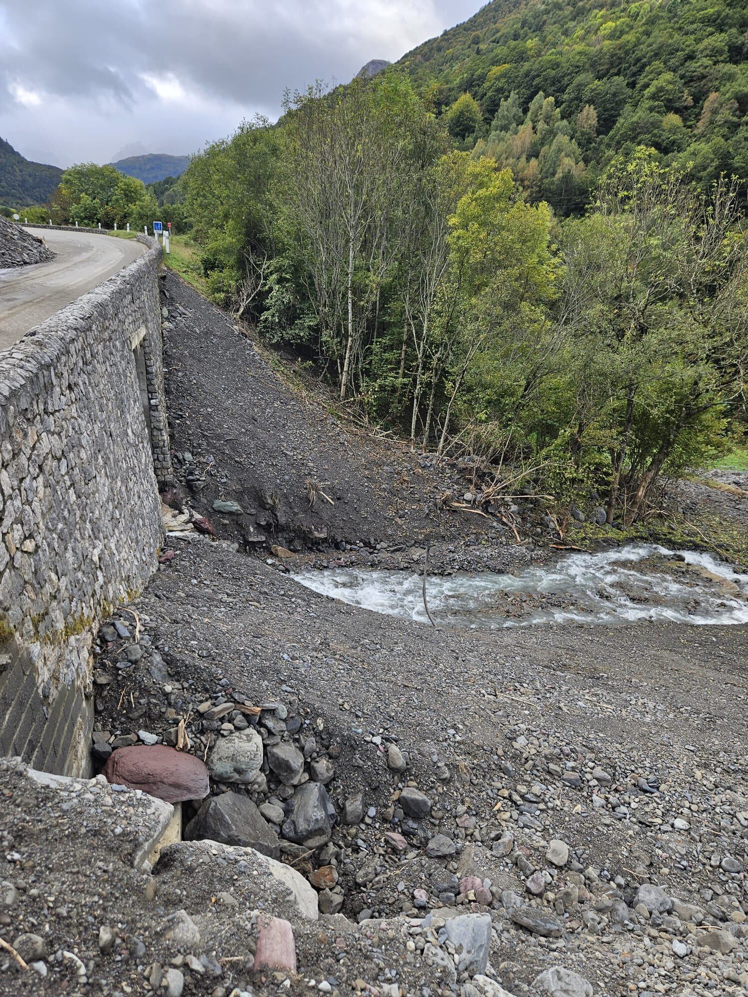 Un mes después, se han limpiado los desprendimientos de la RN-134