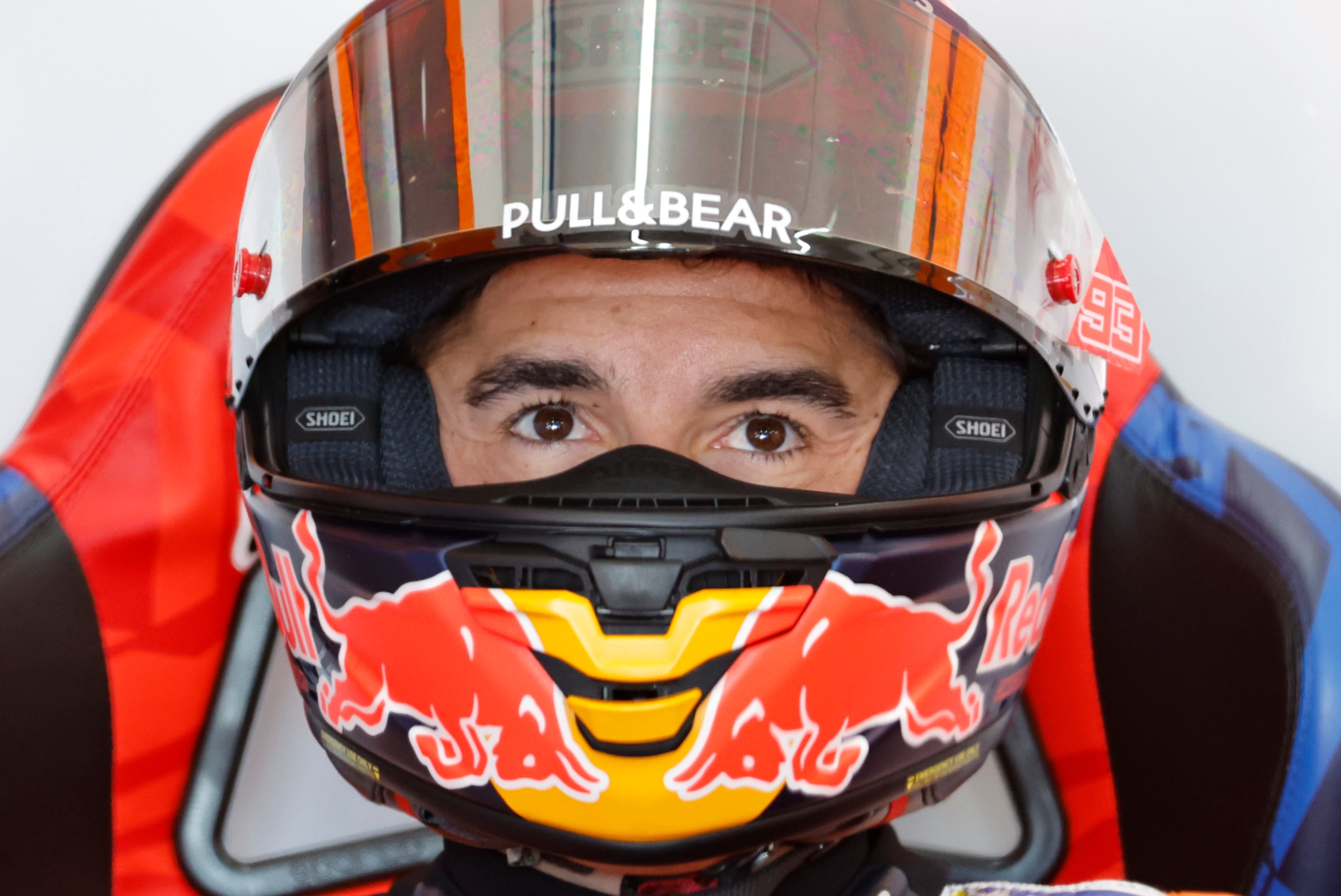 El piloto de Moto GP Marc Márquez , en boxes .EFE/ Biel Aliño