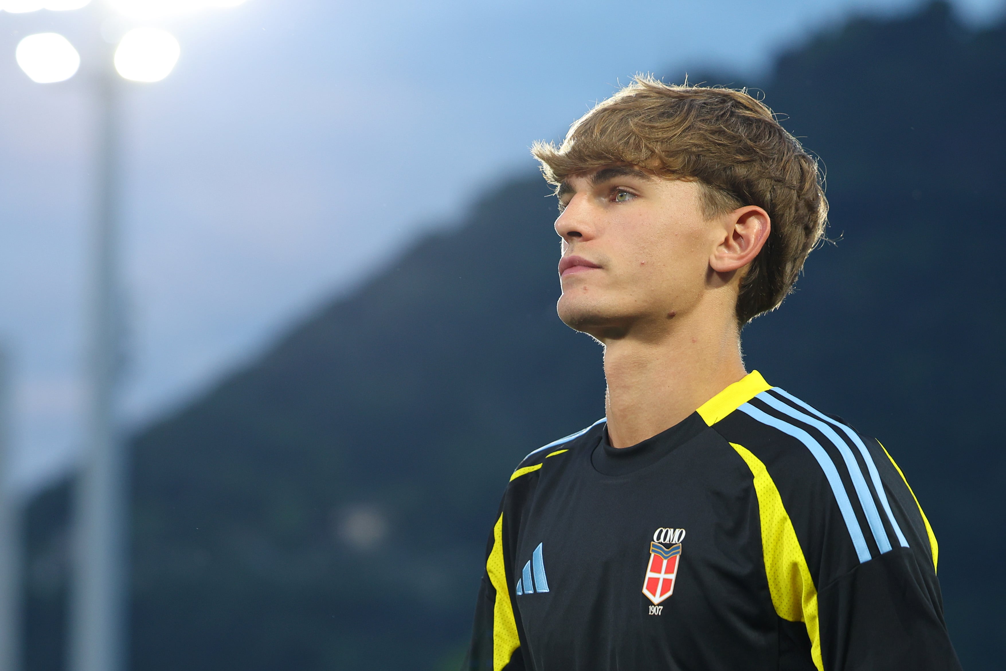 Nico Paz, durante un partido con el Como
