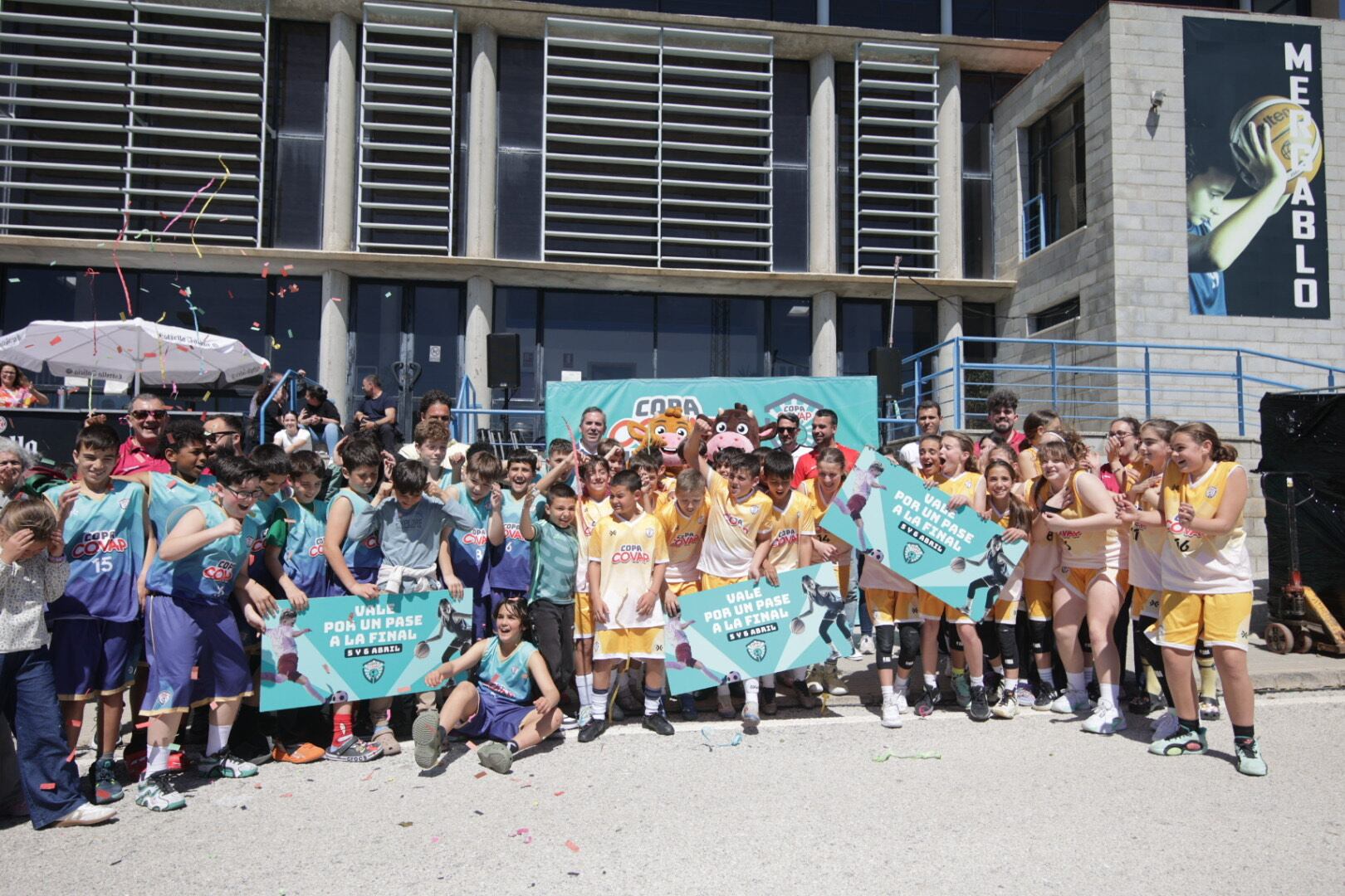 Equipos ganadores de la Copa Covap en Conil de la Fra.