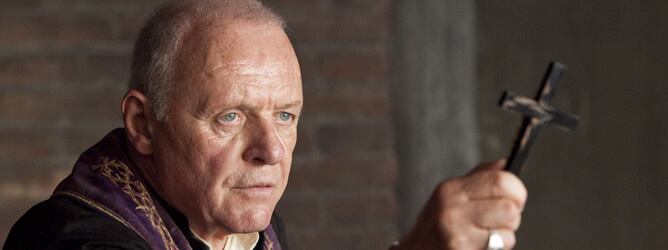 Escena de &#039;El Rito&#039;, la nueva película de Anthony Hopkins