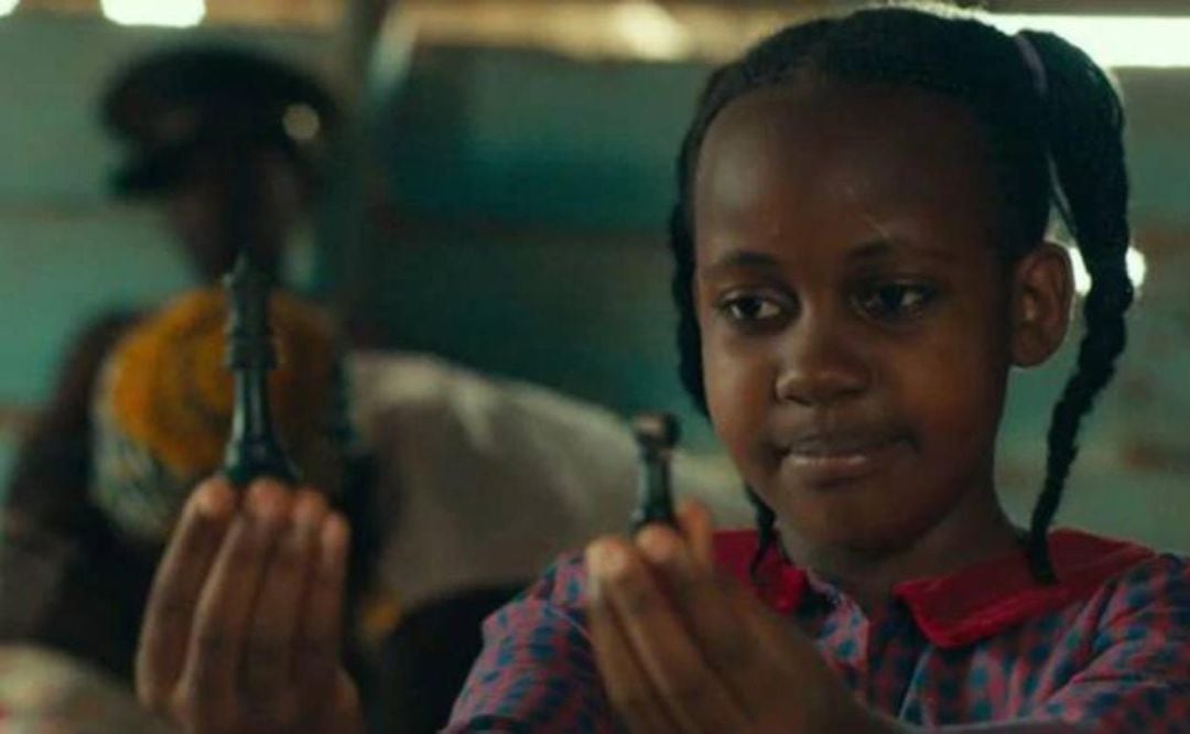 Nikita Walingwa durante la película &#039;La reina de Katwe&#039;