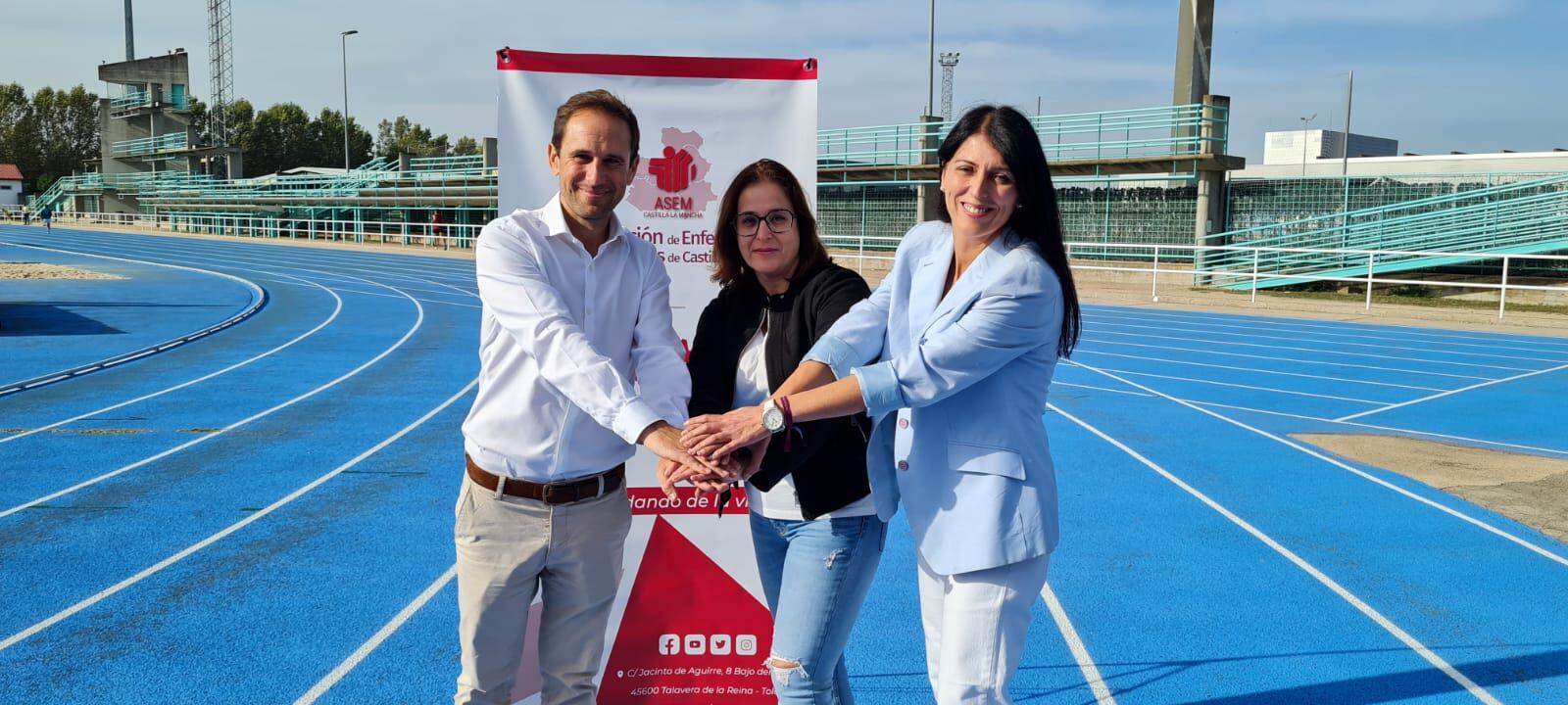 Sergio Gutiérrez y Nuria Sánchez junto a Begoña Martín presidenta de ASEM