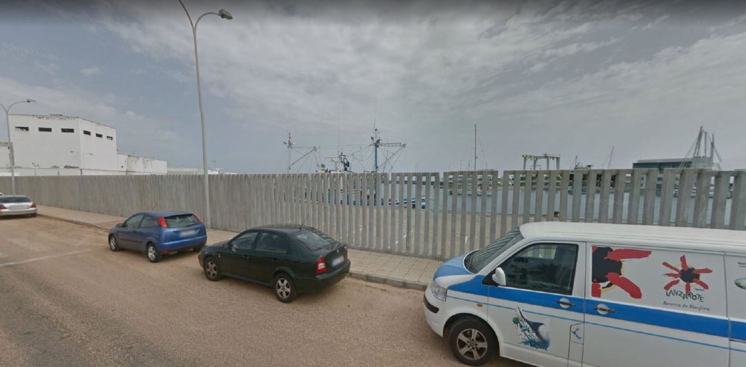 El vallado del Puerto de Naos.