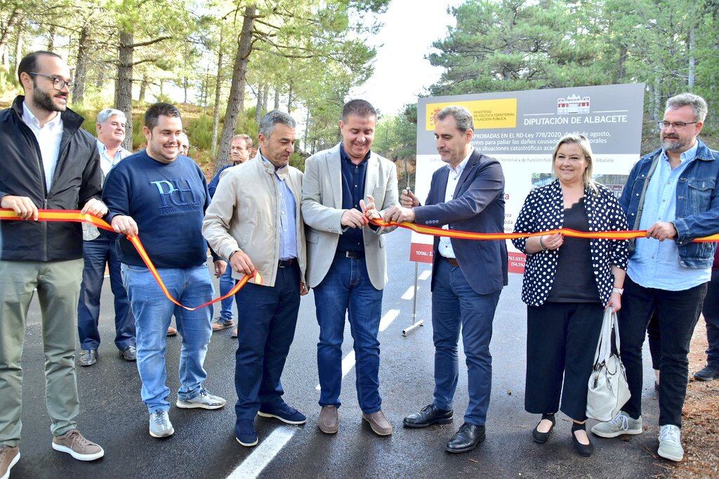 Inauguración de la carretera AB-516