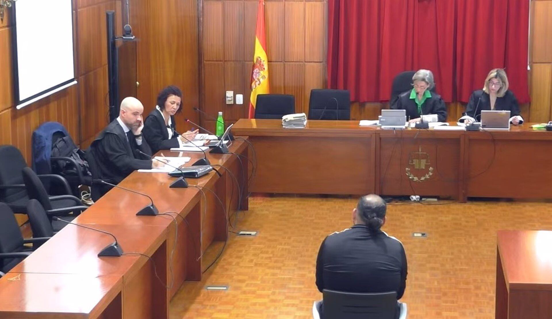 12/12/2023 El acusado declara ante la jueza.

La Fiscalía y el abogado del acusado de matar a su padre de varias puñaladas en el cuello el 25 de octubre de 2021 en Campos del Río (Murcia) han alcanzado un acuerdo después de que el procesado ratificara que es autor de los hechos que se le imputan.

POLITICA ESPAÑA EUROPA MURCIA SOCIEDAD JUSTICIA
TSJMU
