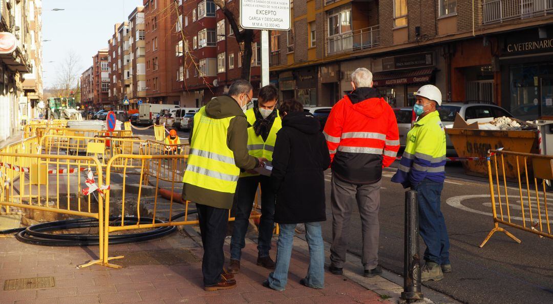 Obras de sustitución de la tubería en la calle Soto