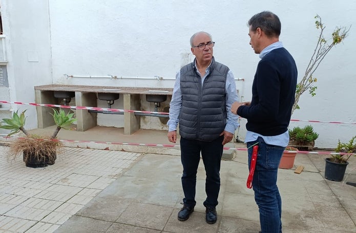 Trabajos en el cementerio de Los Barrios