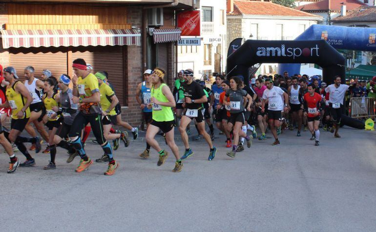 Salida de una de las carreras del Arganza Trail en San Leonardo de Yagüe.