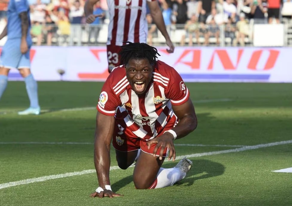 Sekou Gassama celebra un gol con la camiseta de la U. D. Almería