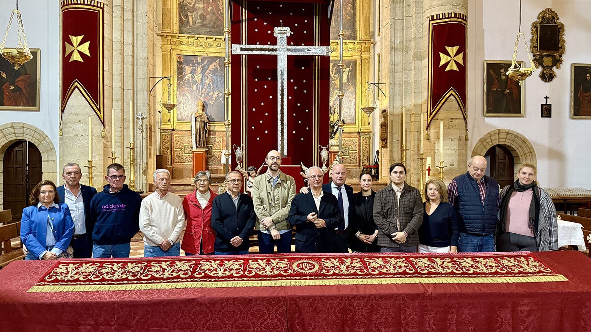 Presentación del paño dosel del Cristo de la Salud y de las Aguas de Antequera