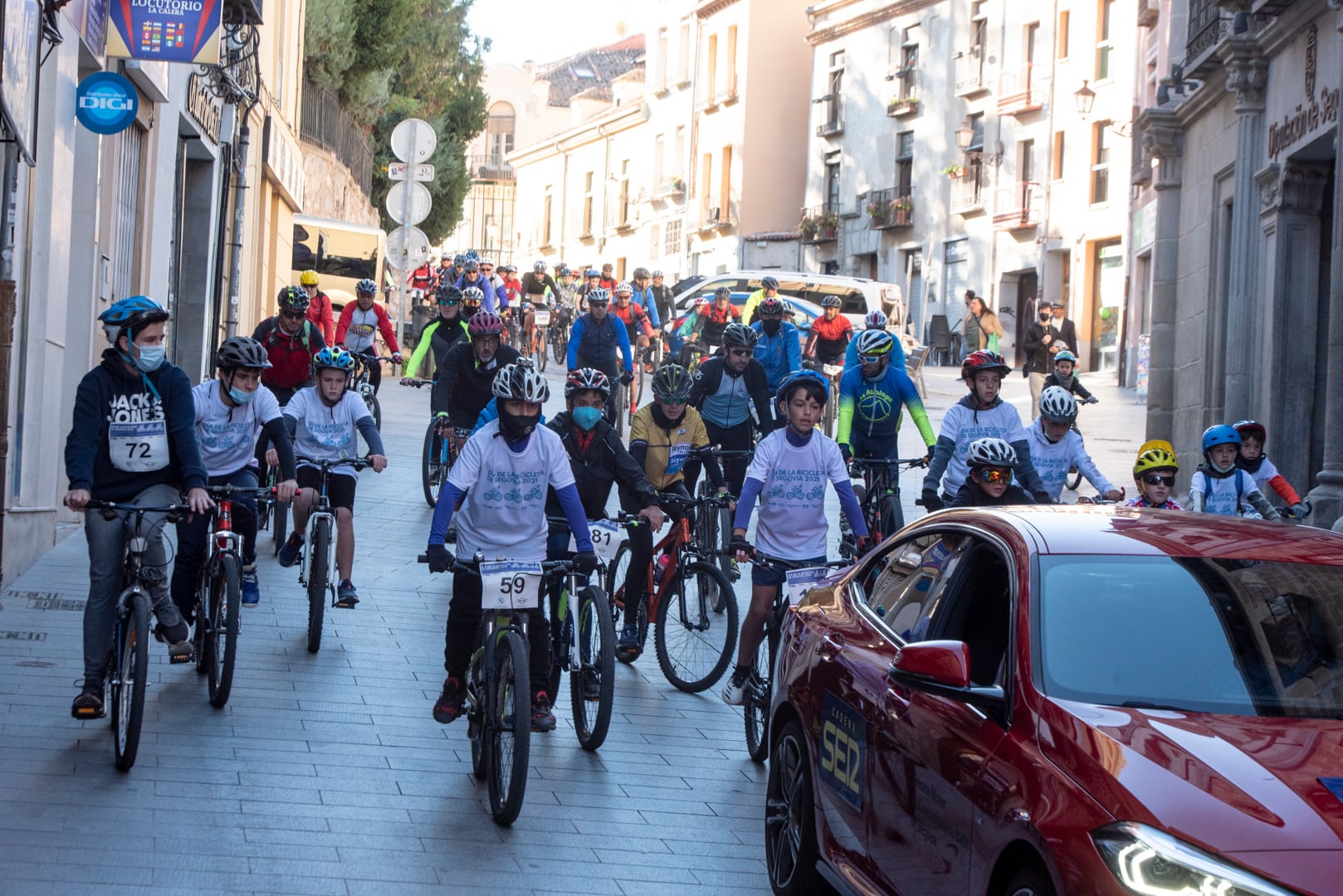 Día de la bicicleta de Segovia 2021 por las calles de la ciudad