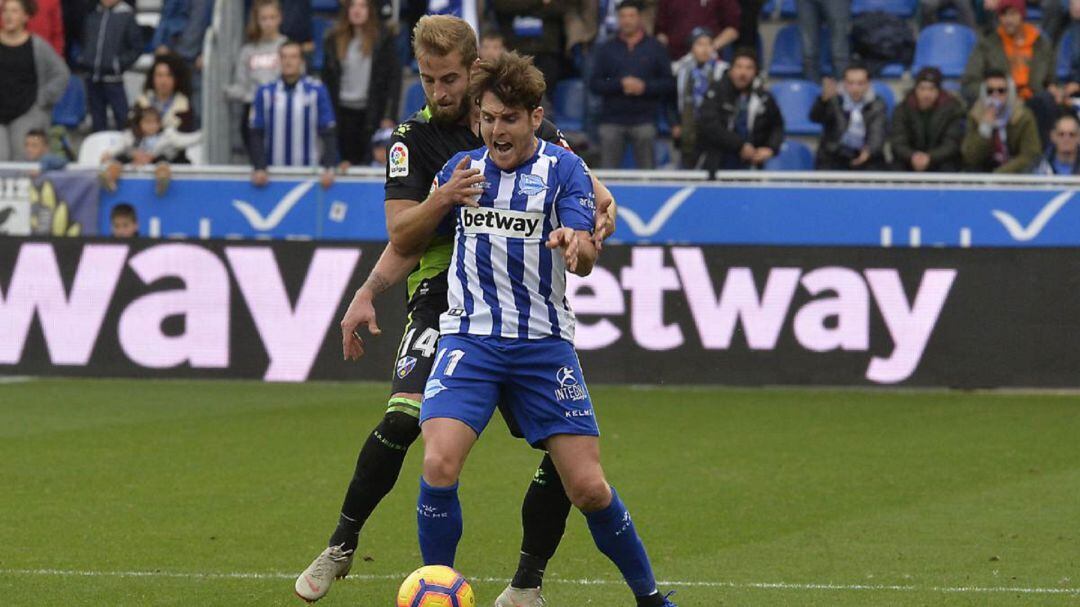 Ibai Gómez en el partido contra el Huesca.