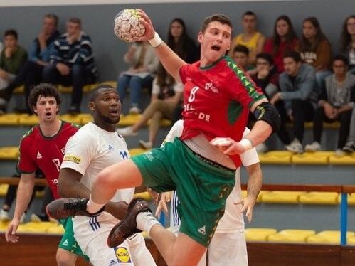 Tiago refuerza al pivote del Ademar