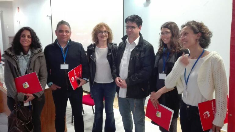 Pedro García, junto a otros delegados en la Asamblea Provincial de IU