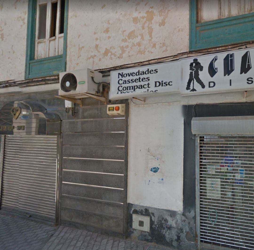 La empresa propietaria  pretende  restaurar el edificio, recuperando la fachada original del inmueble, y preservar el patio interior, y destinarlo a actividad comercial.