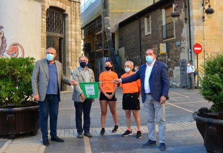 Deportistas y autoridades se dieron cita en el punto de salida