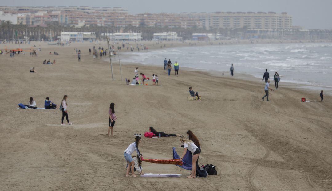Las playas de València han perdido 300.000 metros cúbicos de arena en cinco años
