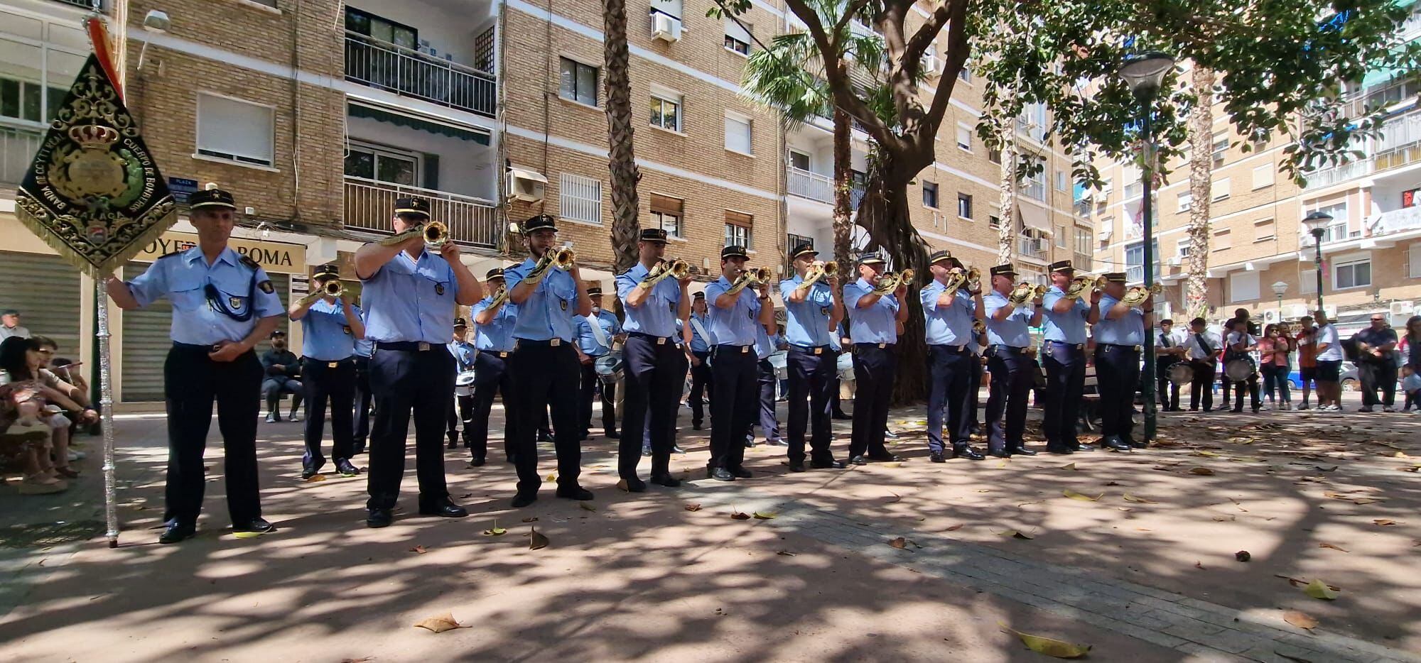 Real Cuerpo de Bomberos y Banda de Música del Rocío durante un concierto en Málaga (archivo)