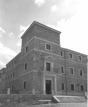 Exterior del edificio Casa de la Cultura en el Paseo del Miradero. 1966