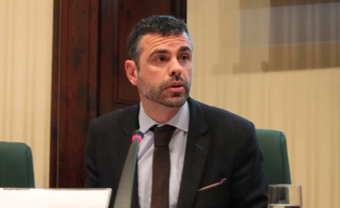 El conseller Santi Vila en una compareixença al Parlament