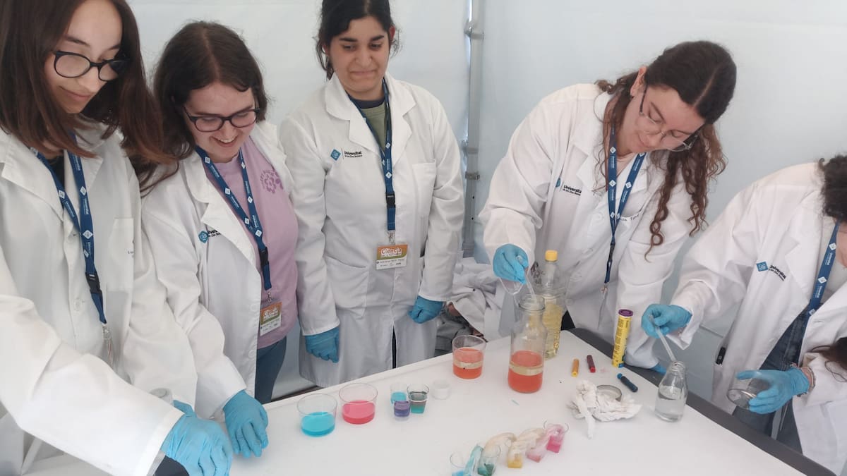 Alumnos hablan sobre la feria de la ciencia en la UIB