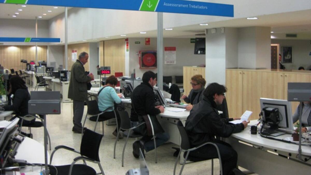 L'atur baixa un 2'3% el mes de març