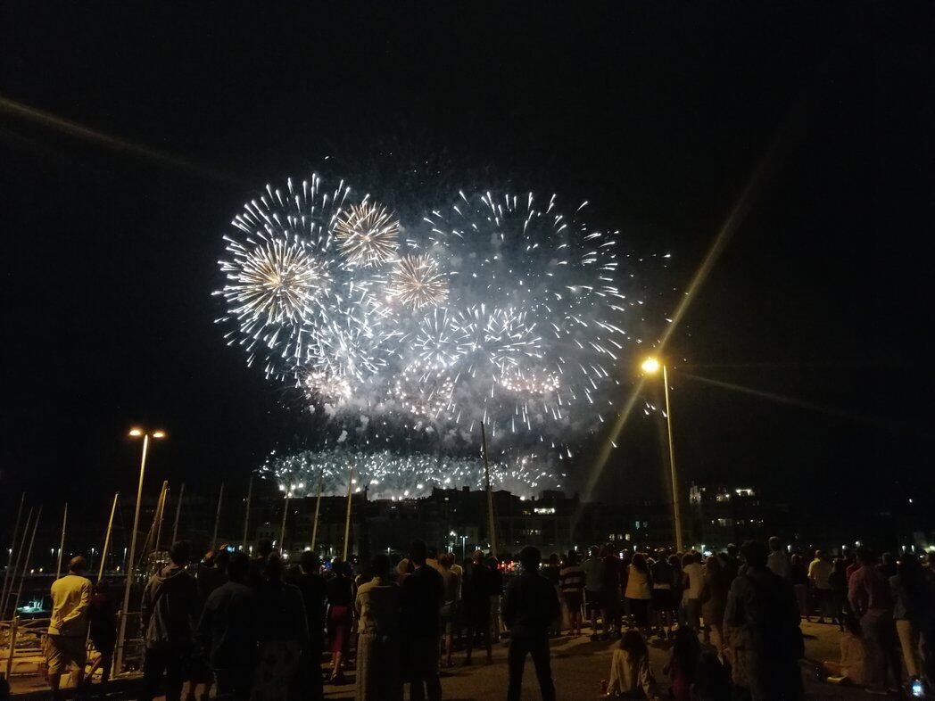 Traca final de la Noche de los Fuegos de Gijón.