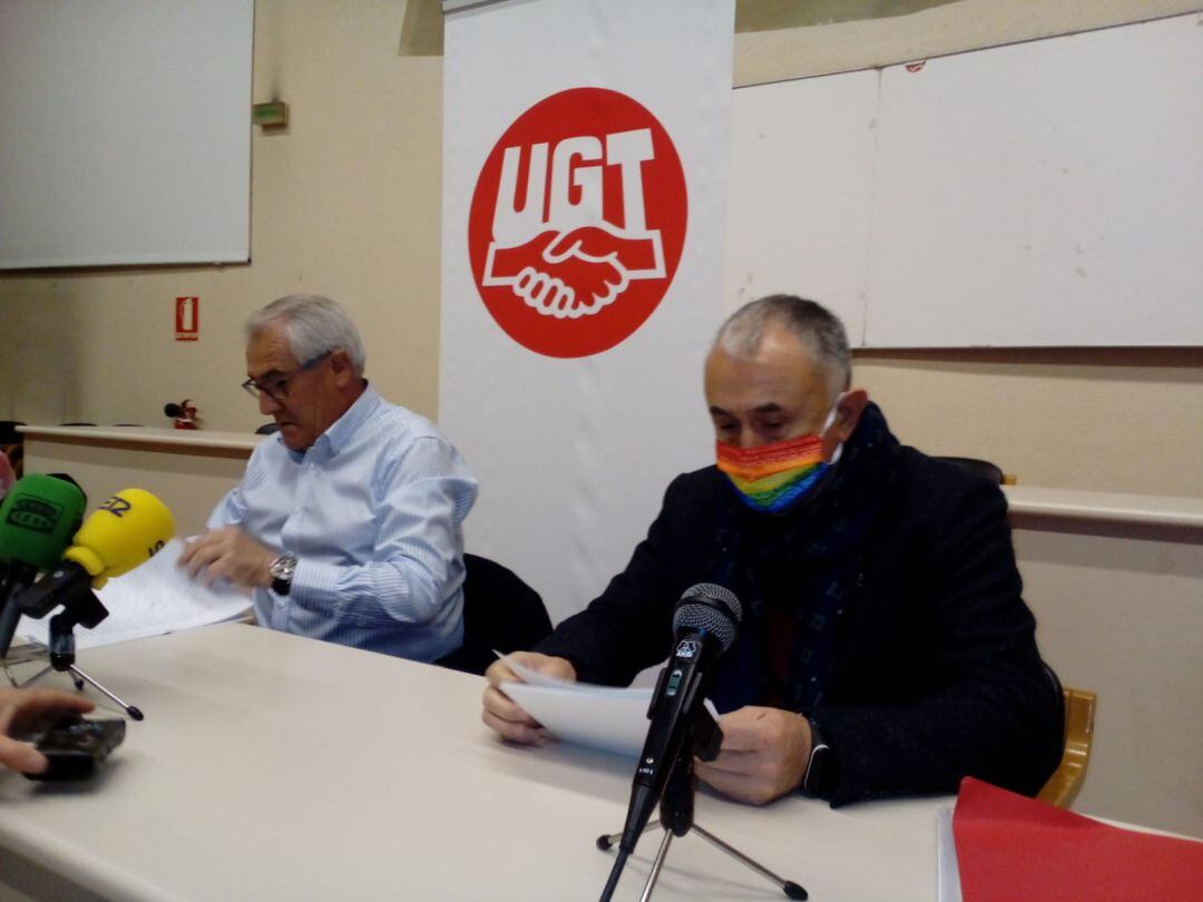 En Pamplona, rueda de prensa del secretario general de UGT, Pepe Álvarez, y el secretario general de la UGT de Navarra, Jesús Santos