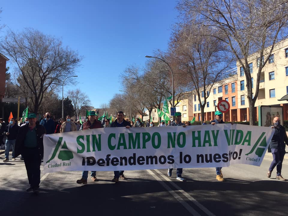Pancarta con uno de los mensajes que se han dado durante la manifestación en Ciudad Real
