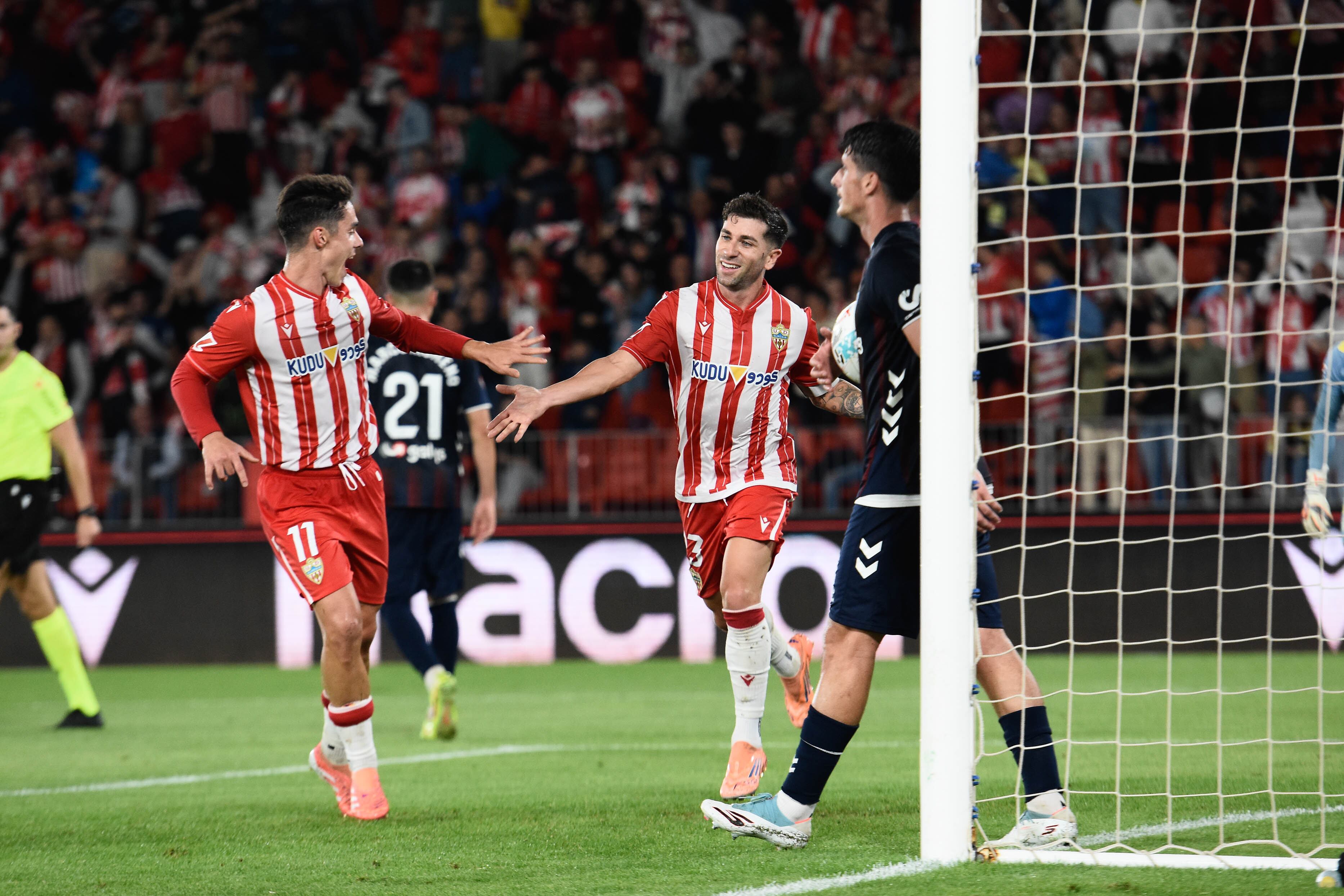 Dos futbolistas que son de Primera División.