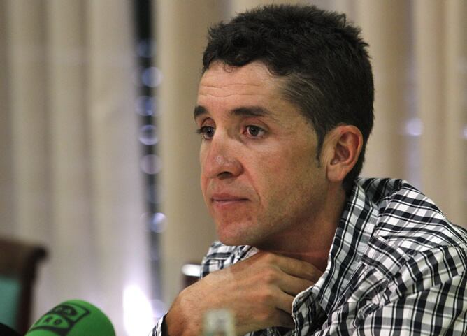 El campeón del Tour de 2008, en la rueda de prensa en la que ha anunciado que abandona el ciclismo profesional