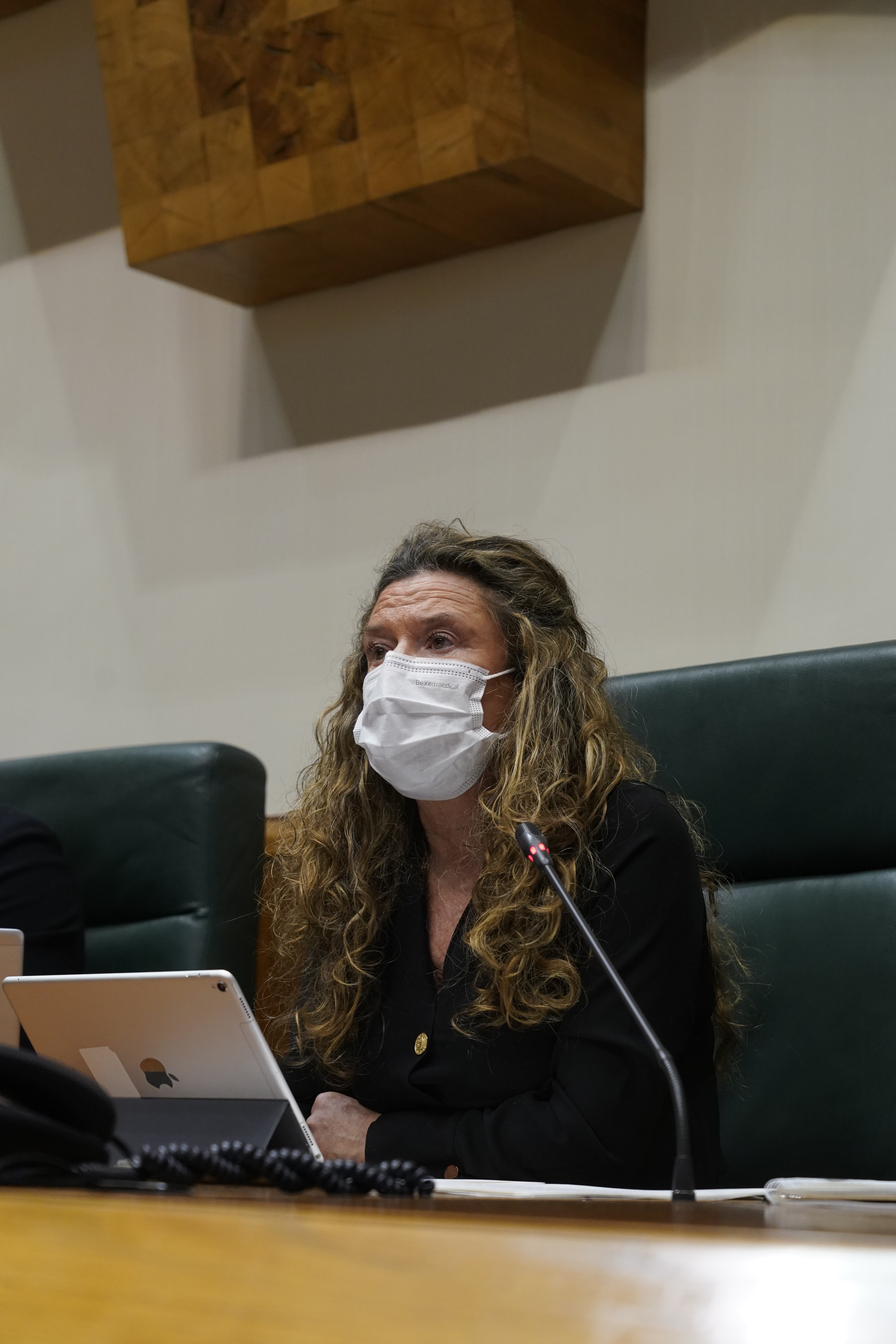 GRAFCAV1613. VITORIA, 10/01/2022.- La consejera de Salud, Gotzone Sagardui, durante su comparecencia este lunes en Vitoria en comisión parlamentaria para informar de la evolución de la pandemia de la covid-19 en Euskadi y de las medidas adoptadas. EFE/ Lino Rico