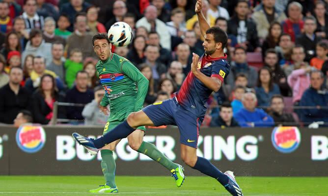 El lateral de Torrellano busca progresar frente Pedro López