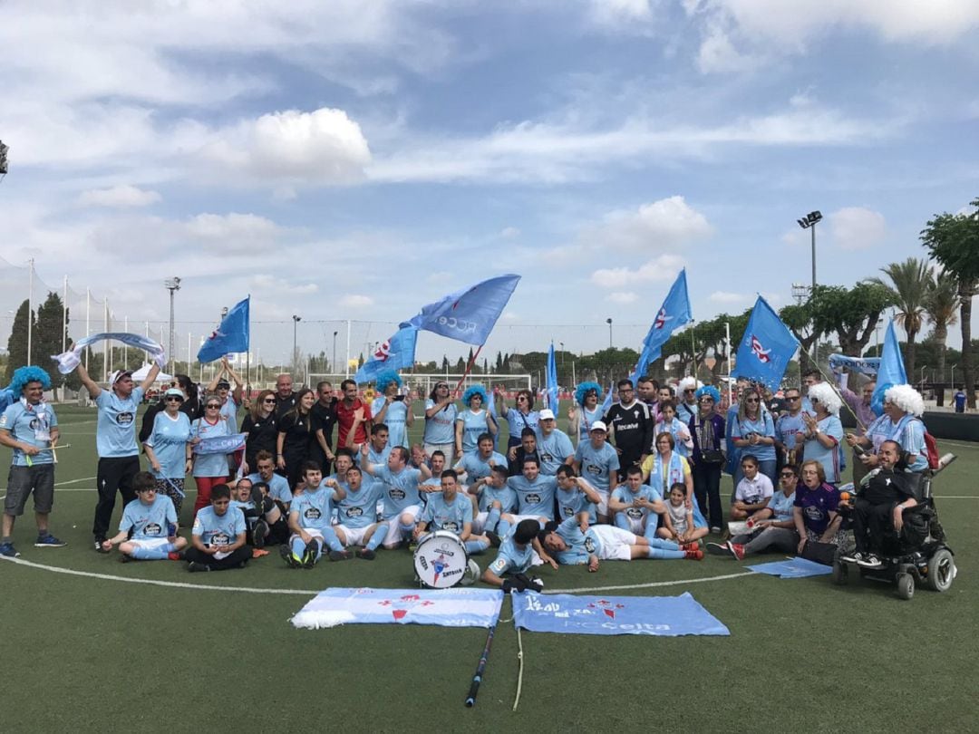 El Celta Integra celebra el título en el césped