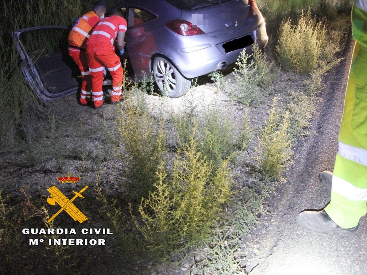 Circula en sentido contrario por la A-62, se sale de la vía y da positivo en alcohol y drogas