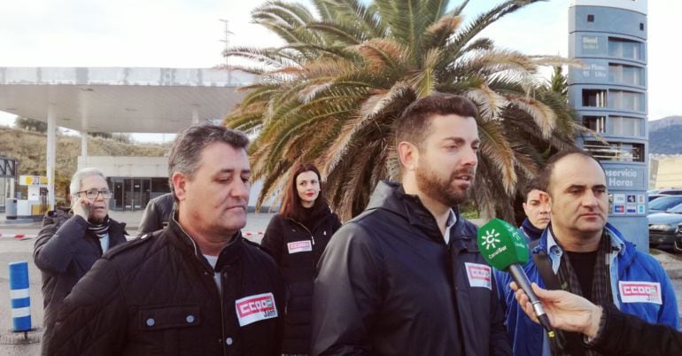 Francisco Cantero atendía a los medios durante un encuentro con los trabajadores