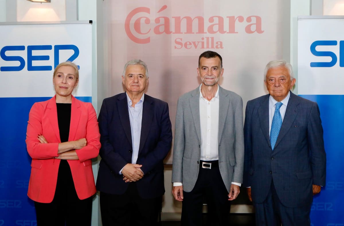 Foro con el candidato a la presidencia de la Junta de Por Andalucía, Antonio Maillo, celebrado en la Cámara de Comercio de Sevilla