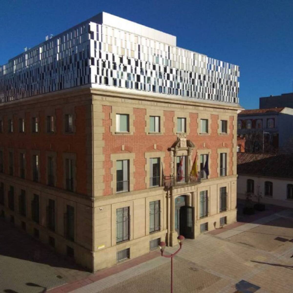 Juzgan a una mujer por apropiarse indebidamente de 43.200 euros de su hermana aprovechando su precario estado de salud