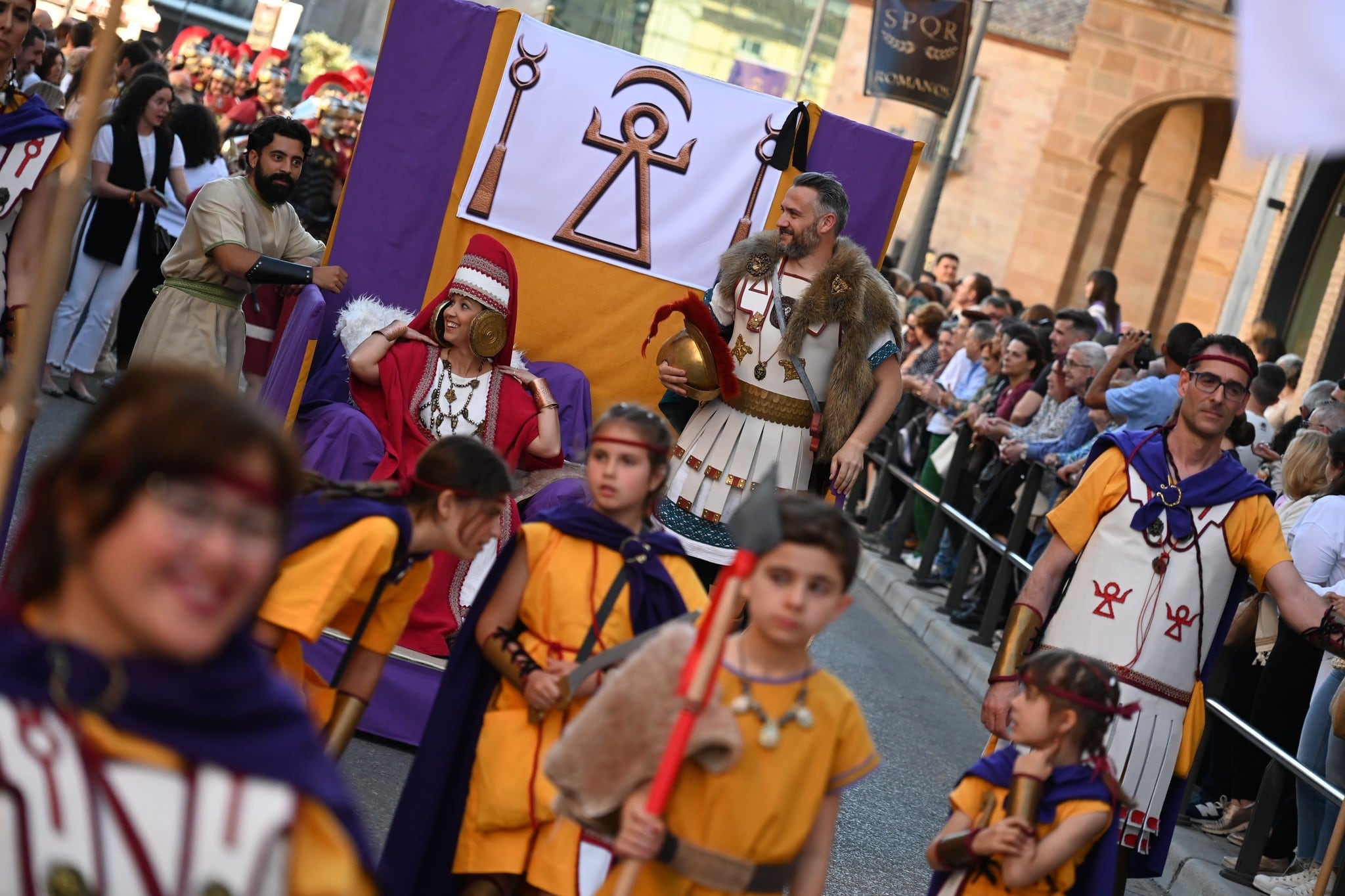 Momento del Desfile General de las Fiestas Ibero Romanas de Cástulo 2024