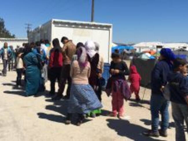 Horas interminables haciendo cola para poder comer