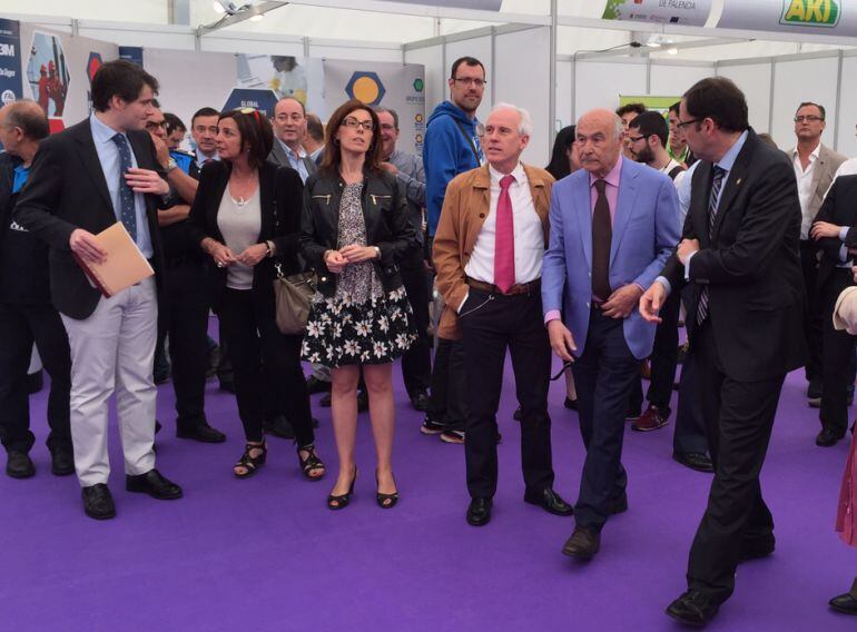 El Alcalde de Palencia, Alfonso Polanco, en compañía del Presidente de la Cámara de Comercio, Vicente Villagrá y otras autoridades inauguran la Feria del Empleo de Palencia