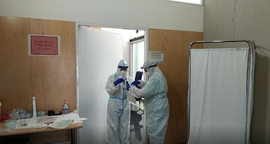 Dos enfermeras en uno de los hospitales de Elche