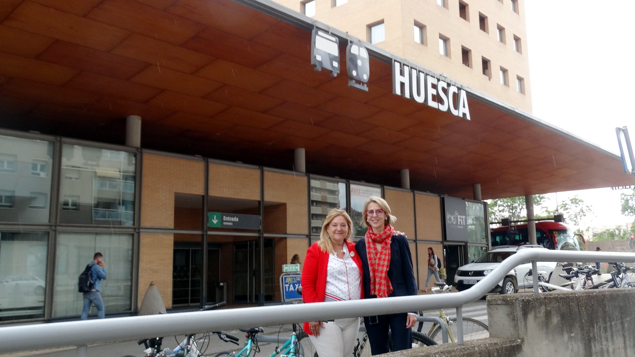 Gabás ante la estación intermodal.